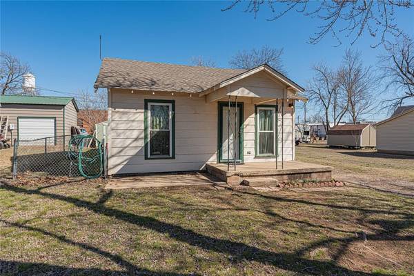 105 S 2nd Street, Noble, OK 73068