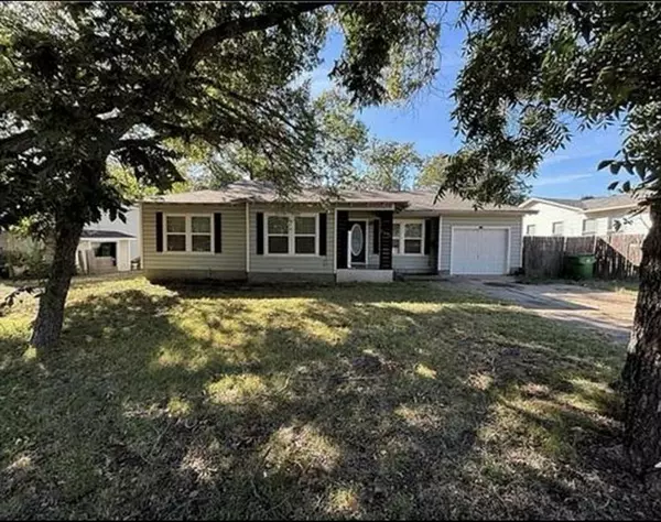 3541 Parker Road E, Haltom City, TX 76117