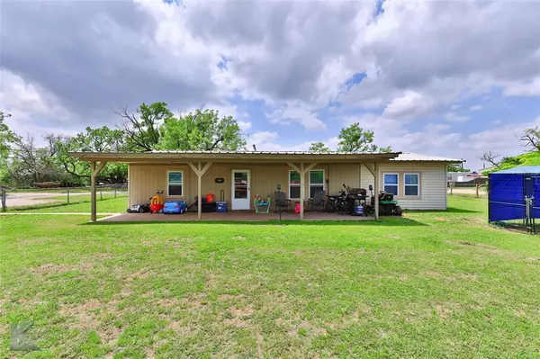 Tye, TX 79563,108 Indian Creek