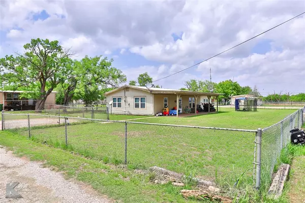 Tye, TX 79563,108 Indian Creek