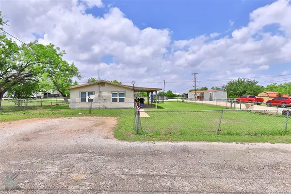 Tye, TX 79563,108 Indian Creek