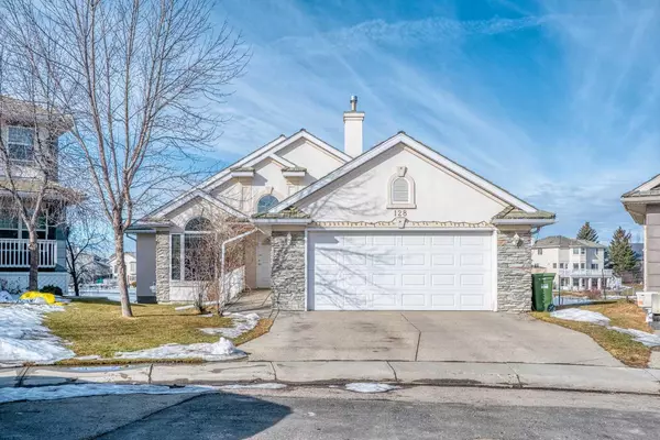 128 Coral Shores CPE Northeast, Calgary, AB T3J 3T8