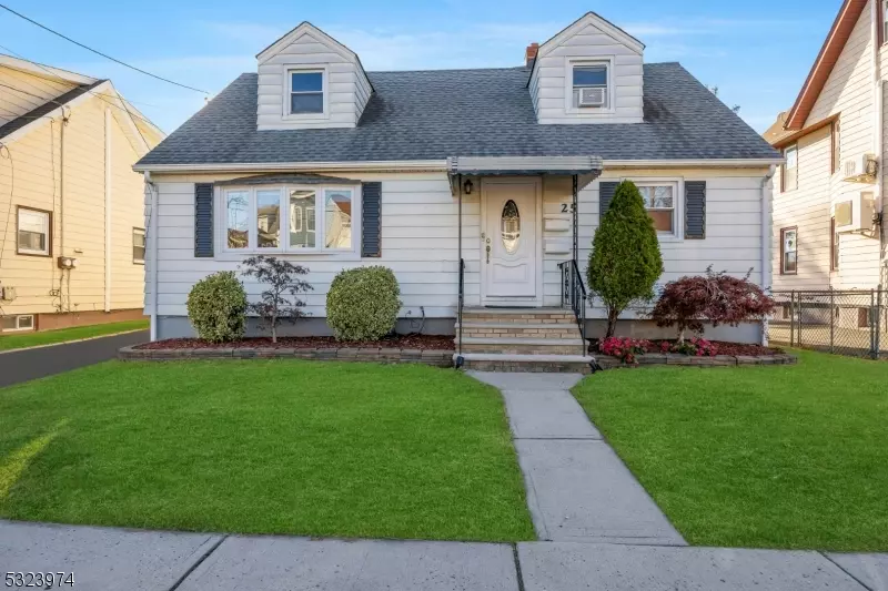 25 Wood St, Garfield City, NJ 07026