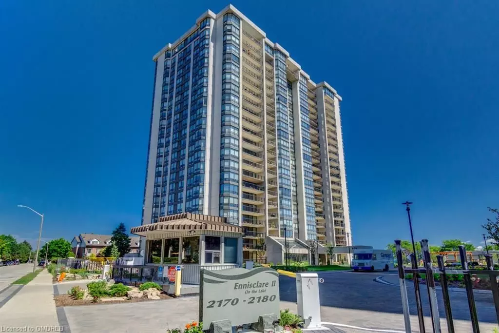 Oakville, ON L6L 5V1,2170 Marine DR #1006