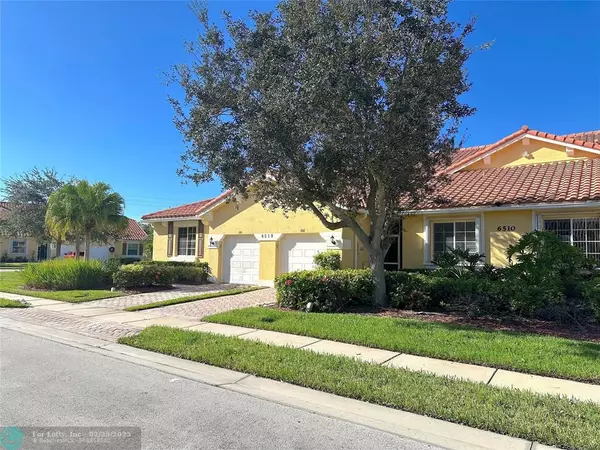 Vero Beach, FL 32966,6510 Oxford Cir  #102