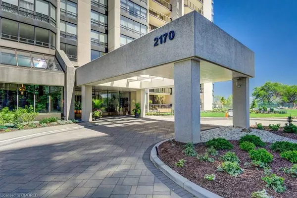 Oakville, ON L6L 5V1,2170 Marine DR #1006