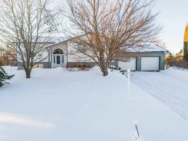 108 Deer LN, Beckwith, ON K7C 4M2