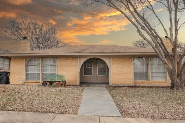 527 Crowley Road, Arlington, TX 76012