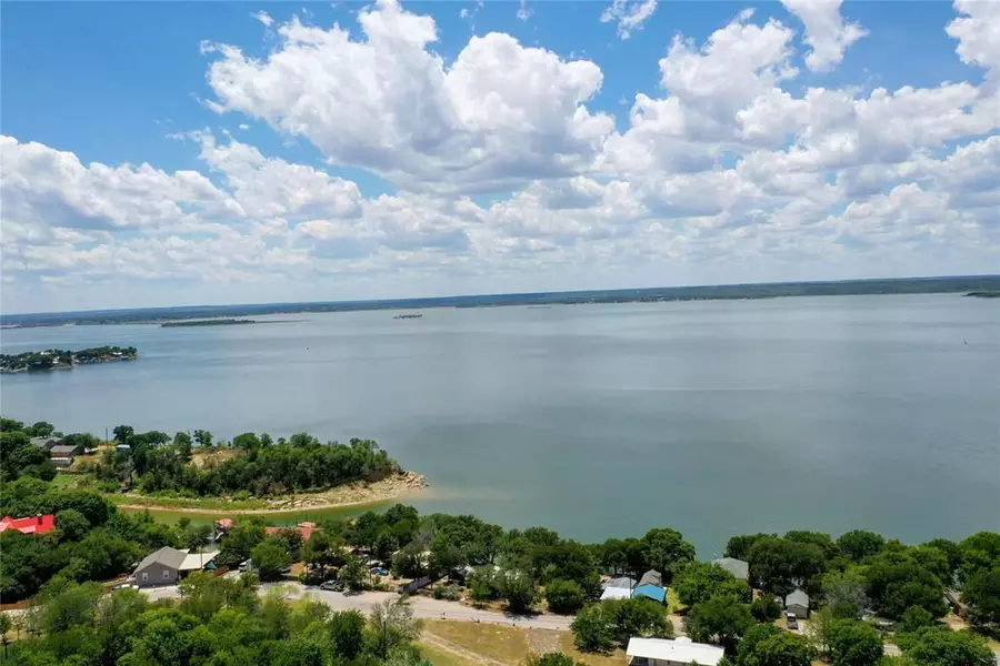 913 Mesquite Point, Lake Bridgeport, TX 76426