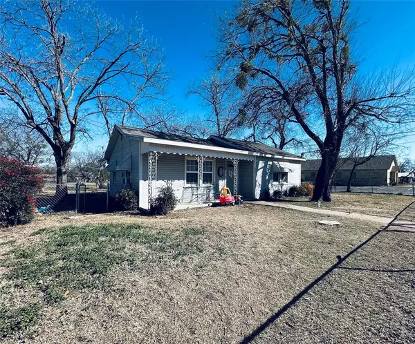 600 N Pearl, Comanche, TX 76442