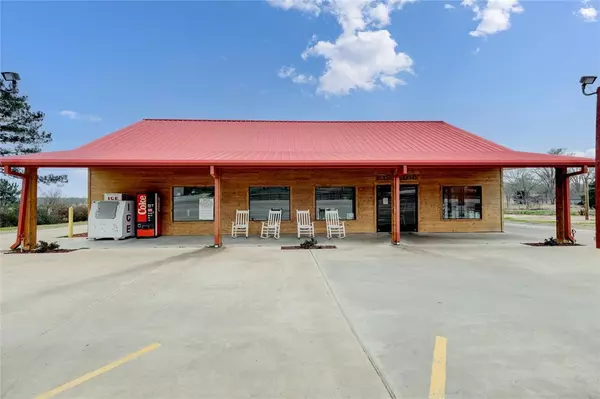 17589 N State Hwy 19, Montalba, TX 75853