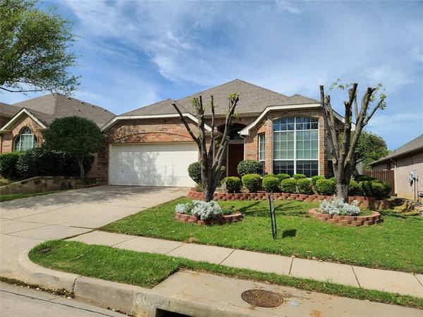 209 Crepe Myrtle Drive, Euless, TX 76039