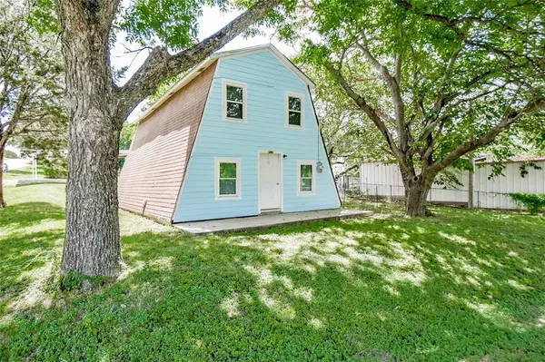 1701 Smokehouse Road, Granbury, TX 76049