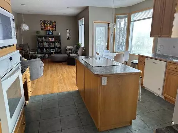 Red Deer, AB T4R 2R7,155 Alexander CRES