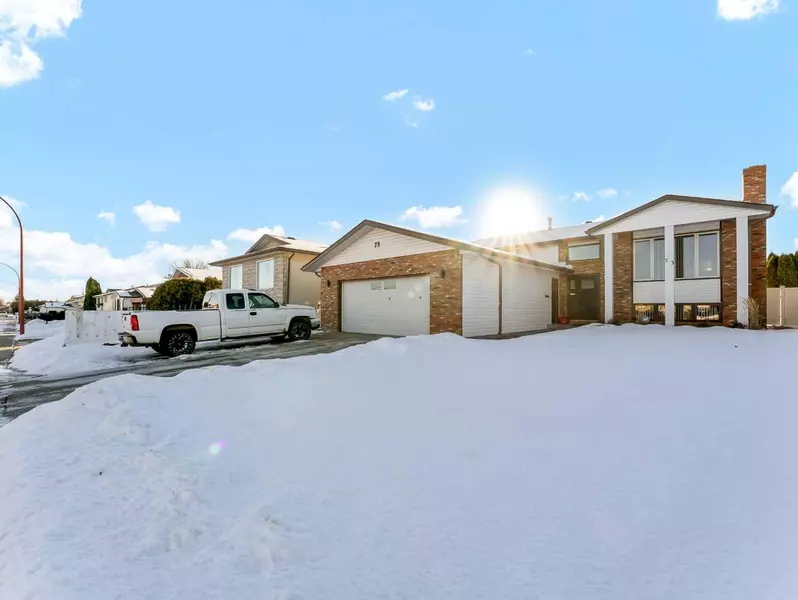 73 Cooper RD Southeast, Medicine Hat, AB T1B1K3