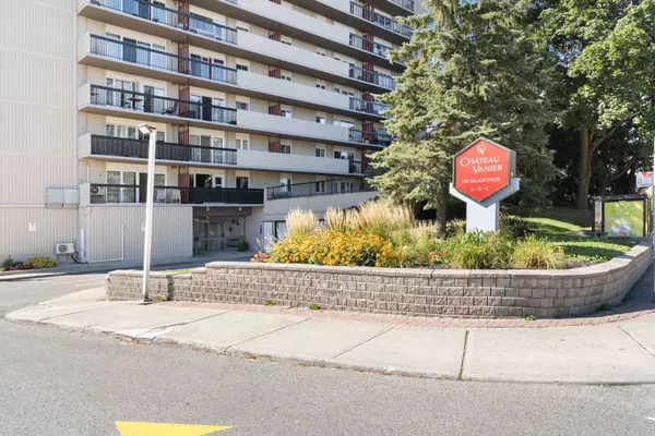 Vanier And Kingsview Park, ON K1L 7E7,158A McArthur AVE #1006