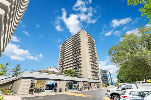 Vanier And Kingsview Park, ON K1L 7E7,158A McArthur AVE #1006