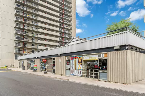 Vanier And Kingsview Park, ON K1L 7E7,158A McArthur AVE #1006