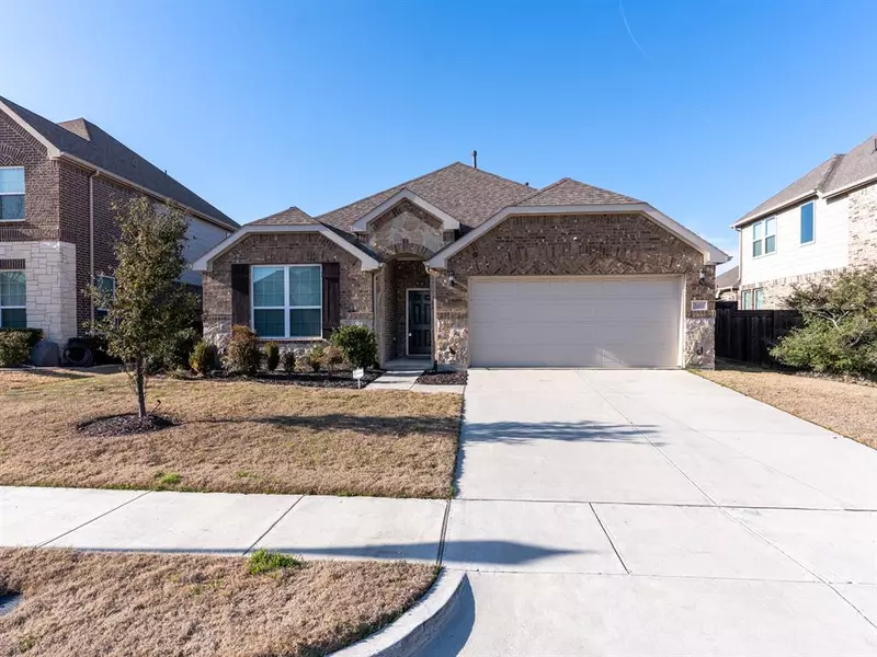 3202 Woodford Drive, Mansfield, TX 76084