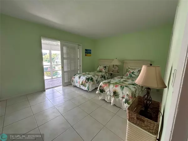 Lighthouse Point, FL 33064,2050 NE 39th St  #207