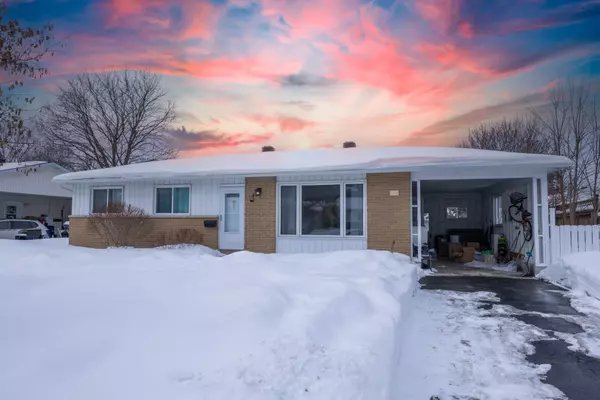 87 Village Green N/A, Kanata, ON K2L 1J8