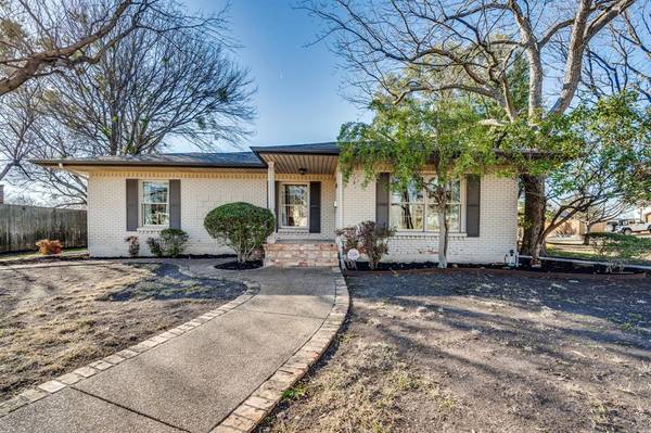 529 N Grand Avenue, Waxahachie, TX 75165