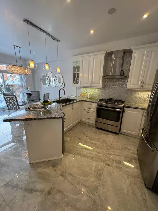 2451 Pine Glen RD, Oakville, ON L6M 0R6