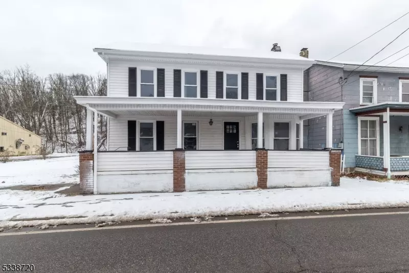 67 Water St, Milford Boro, NJ 08848