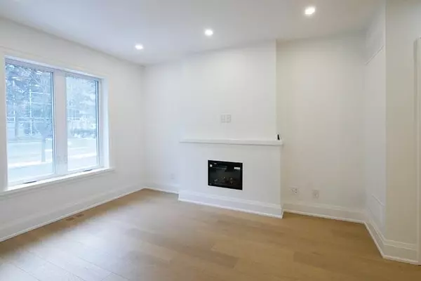 Toronto C09, ON M4W 1J8,84 Asquith AVE #1