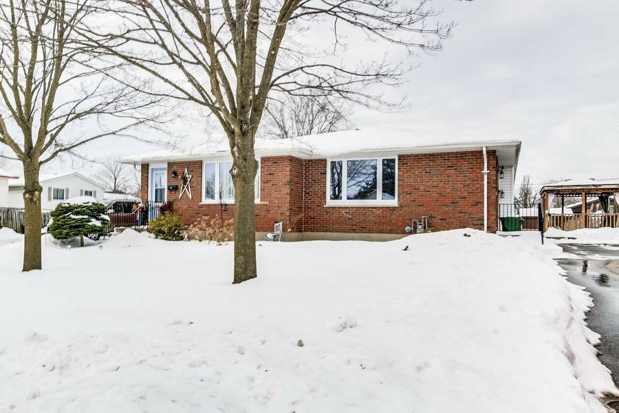 5 Vanier PL, St. Thomas, ON N5R 5L2