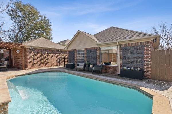 8605 Amhurst Court, North Richland Hills, TX 76182