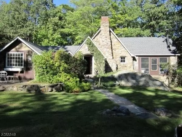 274 Kinnelon Rd, Kinnelon Boro, NJ 07405