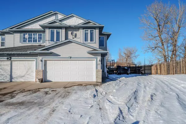 27 Amlee Close, Red Deer, AB T4R 3G2