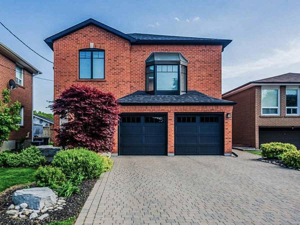 129 Maple Leaf DR, Toronto W04, ON M6L 1N7