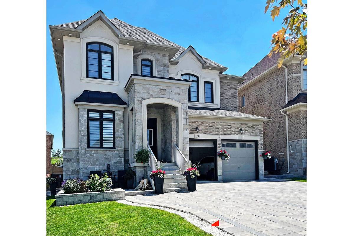 East Gwillimbury, ON L3N 0T2,39 HOLLAND VISTA ST