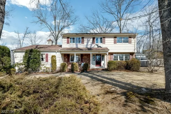 13 Brentwood Dr, East Hanover Twp., NJ 07936