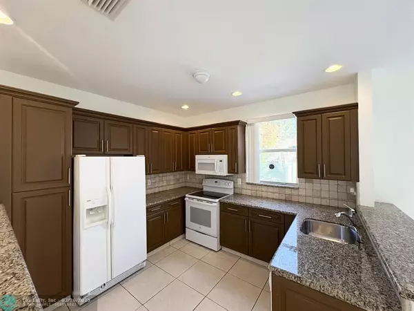 Coral Springs, FL 33071,417 NW 87th Ln