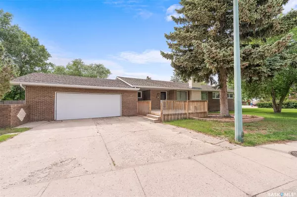 34 Wood Lily DRIVE, Moose Jaw, SK S6J 1B8