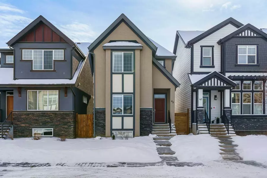 45 Masters CRES Southeast, Calgary, AB T3M 2H1