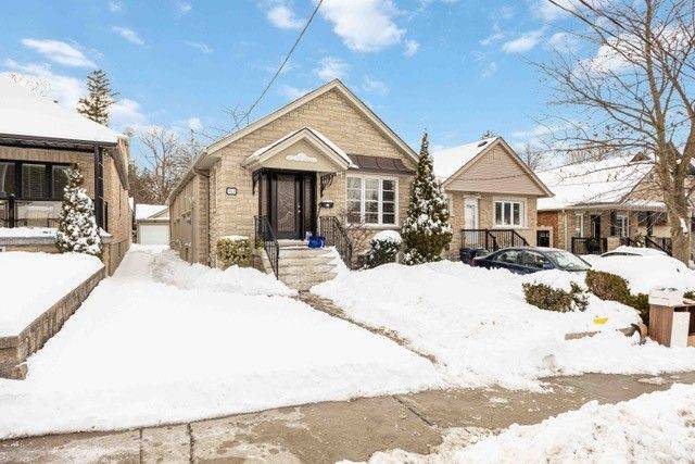 414 Harvie AVE #LOWER, Toronto W03, ON M6E 4L8