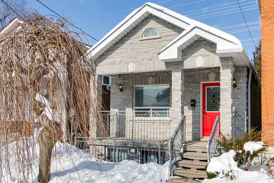 152 Eileen AVE, Toronto W03, ON M6N 1W1