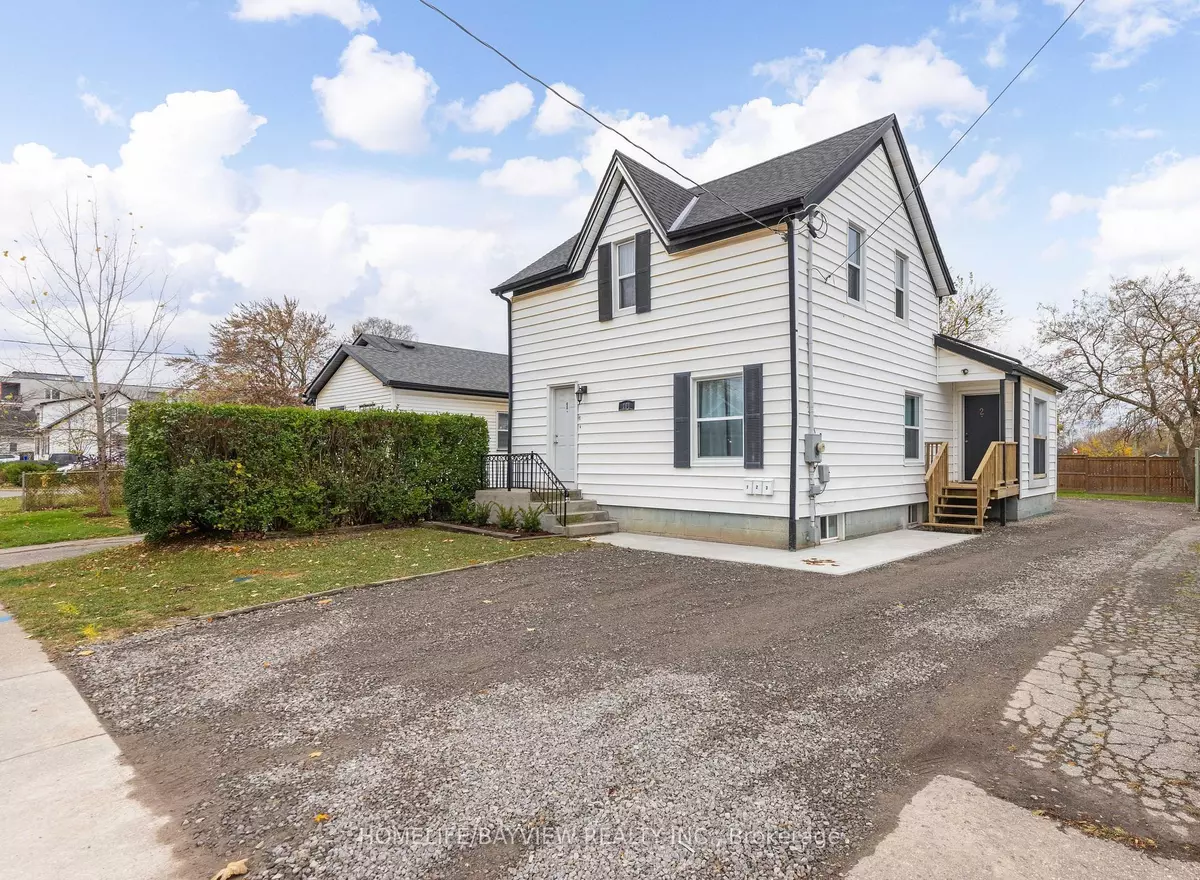 St. Catharines, ON L2R 1Y4,161 ( unit 3) Louth ST E #Upper