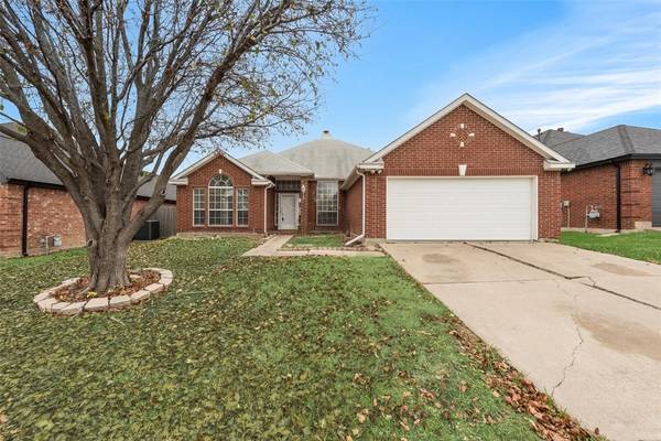 102 Adirondack Trail, Arlington, TX 76002