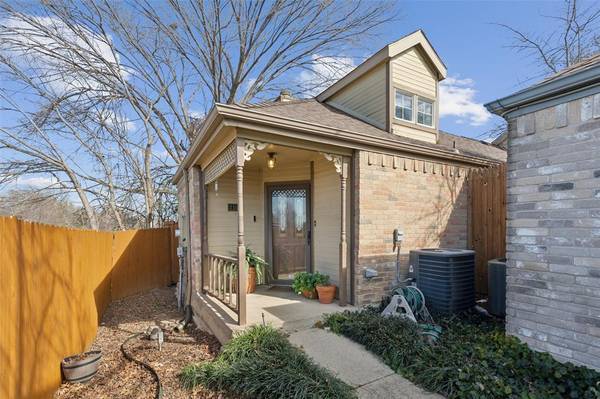 3107 Royal Lane, Dallas, TX 75229