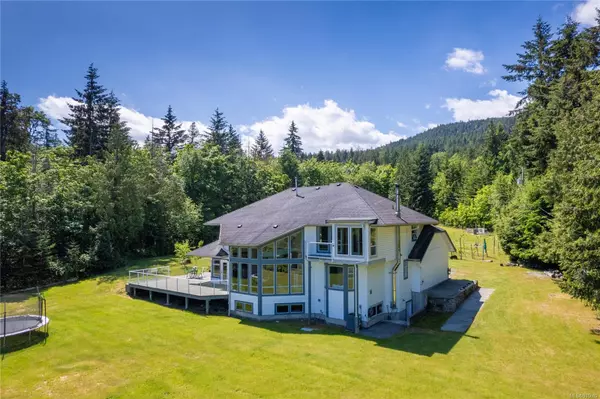 408 Hall Rd, Ladysmith, BC V9G 1V8