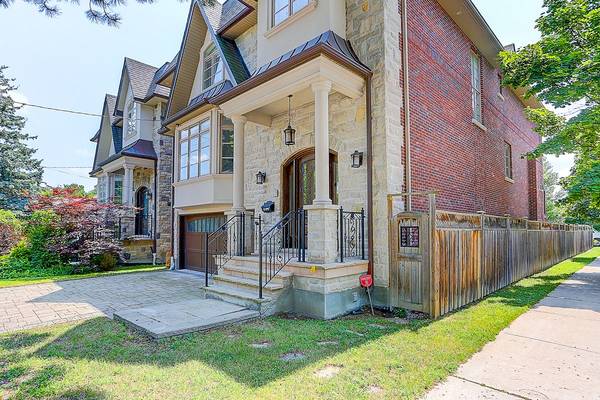 Toronto C07, ON M2R 1E5,297 Churchill AVE