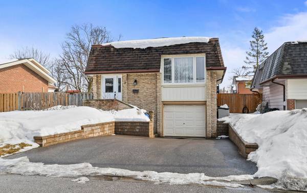 7 Harper CT, Whitby, ON L1N 5X8