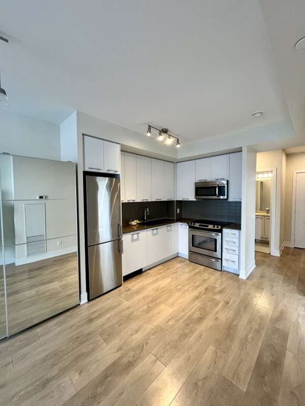 Richmond Hill, ON L4C 0Z5,9471 Yonge ST #1601