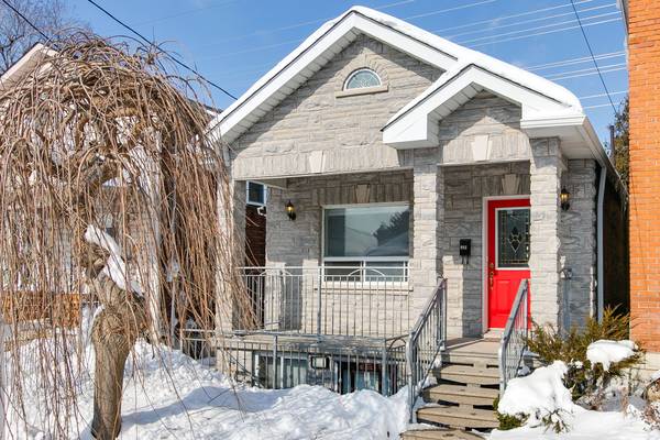 152 Eileen AVE, Toronto W03, ON M6N 1W1