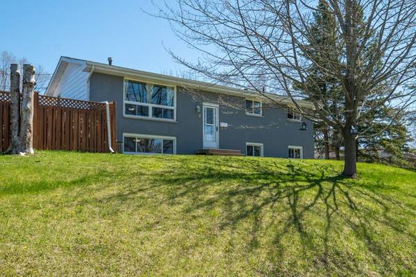 3 Deerfield ST, Loyalist, ON K7N 1P5